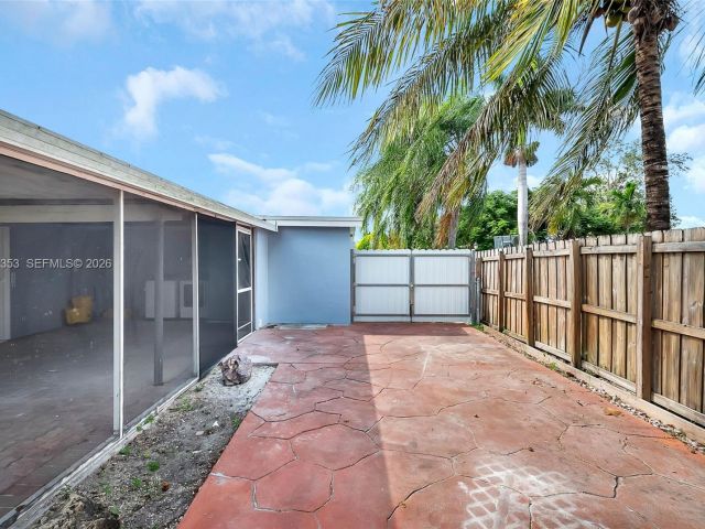 Дом в аренду по адресу 4525 SW 112th Pl - фото 7519443