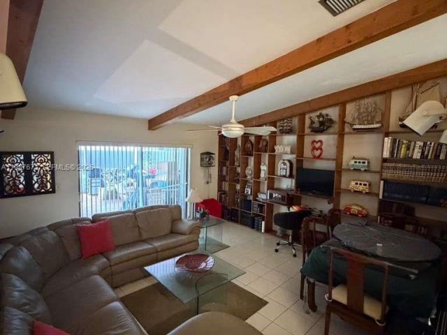 Продажа дома по адресу 10520 SW 142nd Ave - фото 7524255