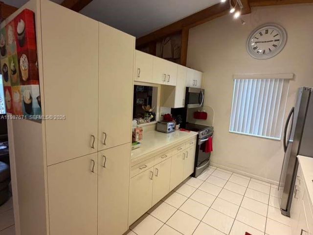 Продажа дома по адресу 10520 SW 142nd Ave - фото 7524261