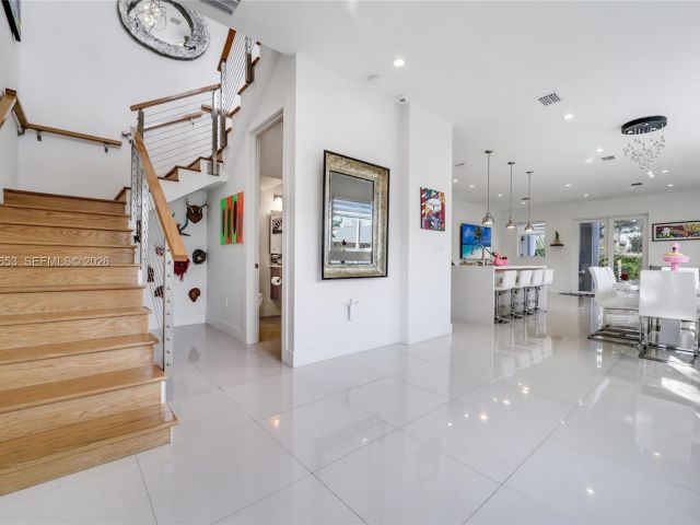 Продажа дома по адресу 2943 SW 23rd St - фото 7519447