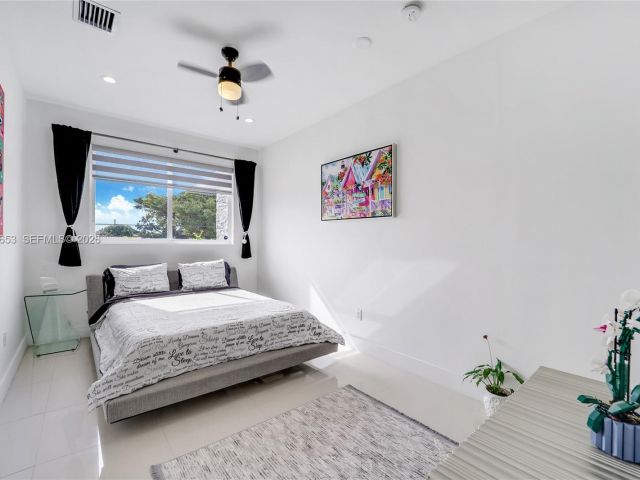 Продажа дома по адресу 2943 SW 23rd St - фото 7519455