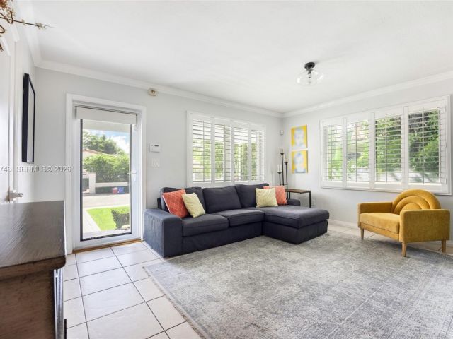 Продажа дома по адресу 809 Angelo Ave - фото 7535522