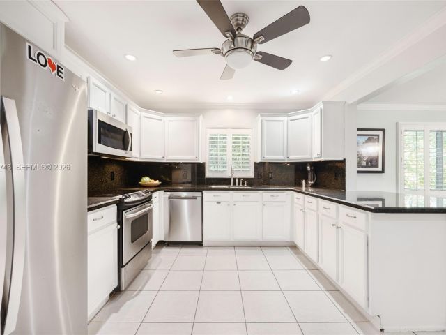 Продажа дома по адресу 809 Angelo Ave - фото 7535526