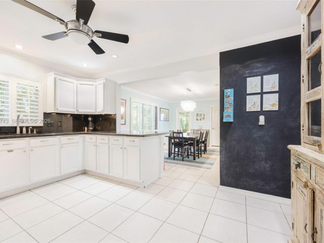 Продажа дома по адресу 809 Angelo Ave - фото 7535527