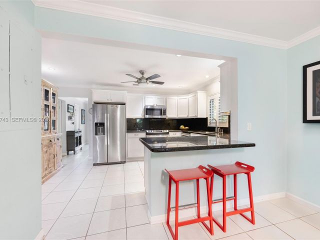 Продажа дома по адресу 809 Angelo Ave - фото 7535528