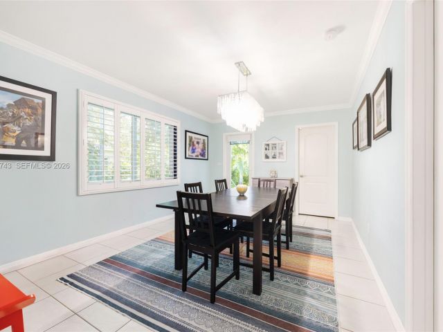 Продажа дома по адресу 809 Angelo Ave - фото 7535529