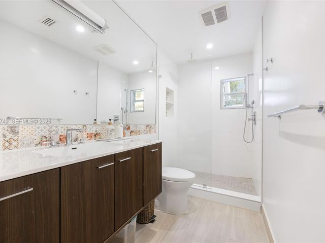 Продажа дома по адресу 809 Angelo Ave - фото 7535533