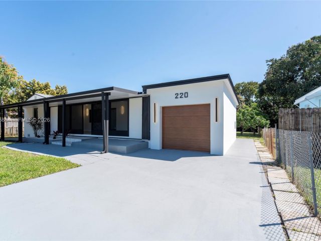 Продажа дома по адресу 220 NW 144th St - фото 7519464