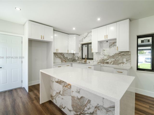 Продажа дома по адресу 220 NW 144th St - фото 7519468