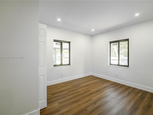 Продажа дома по адресу 220 NW 144th St - фото 7519476