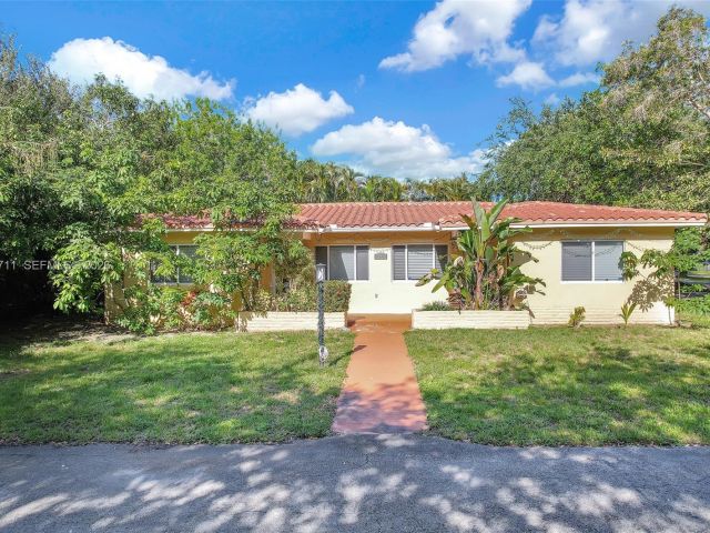 Продажа дома по адресу 11919 NE 8th av - фото 7519325