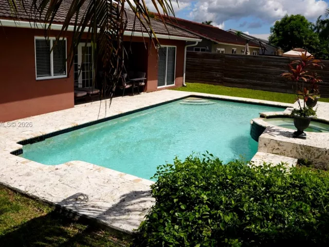 Продажа дома по адресу 14856 SW 174th St - фото 7531634