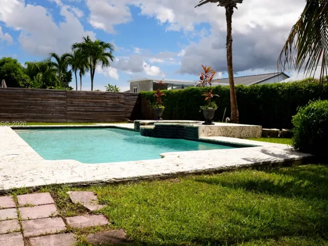 Продажа дома по адресу 14856 SW 174th St - фото 7531638