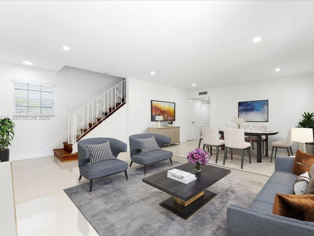 Дом в аренду по адресу 3619 S Le Jeune Rd 1 - фото 7519565