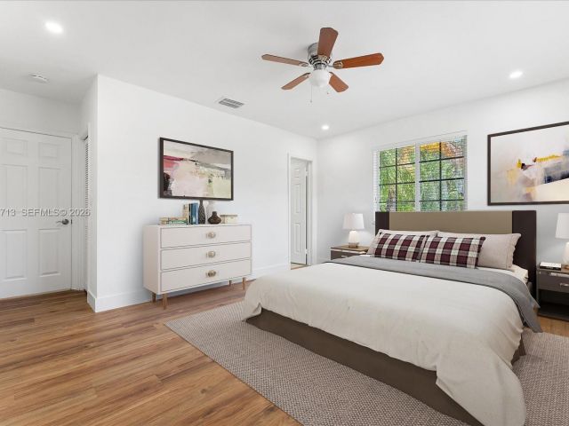 Дом в аренду по адресу 3619 S Le Jeune Rd 1 - фото 7519571