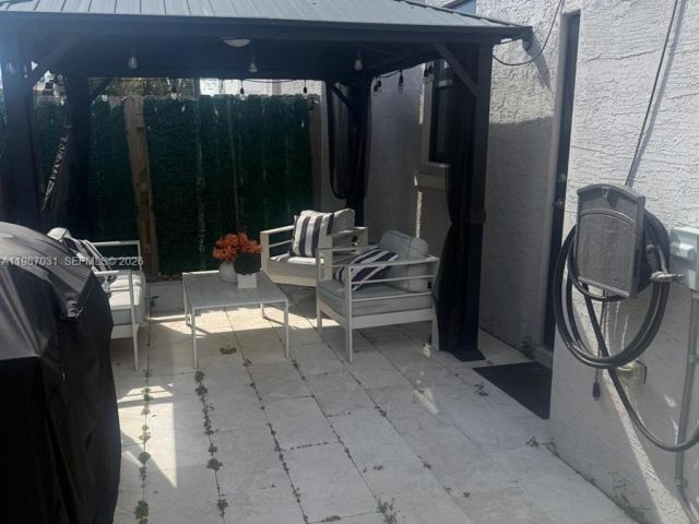 Дом в аренду по адресу 522 SW 19th Way 522 - фото 7519314