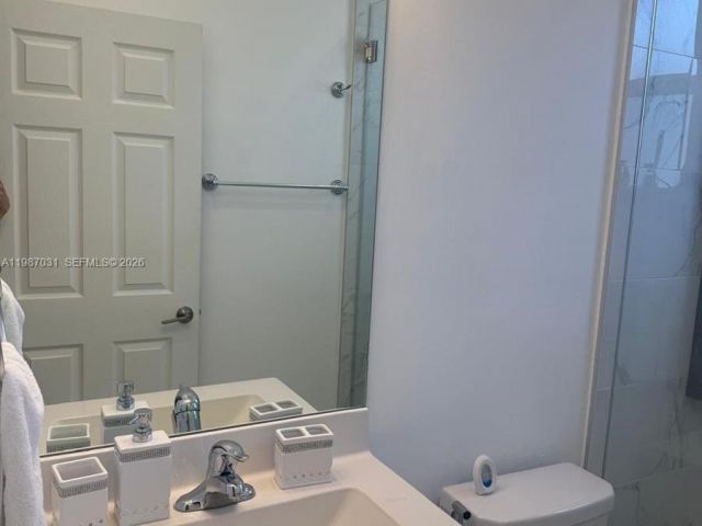 Дом в аренду по адресу 522 SW 19th Way 522 - фото 7519318