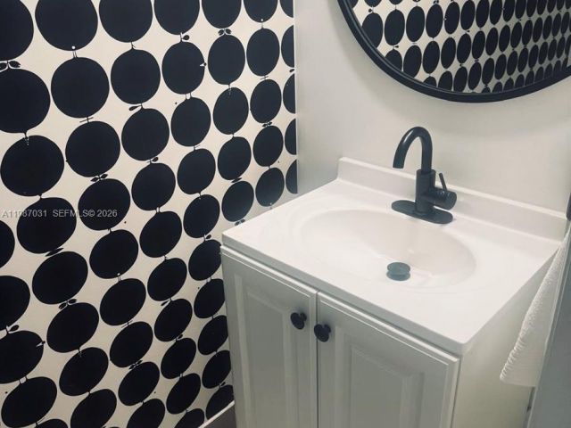 Дом в аренду по адресу 522 SW 19th Way 522 - фото 7519319