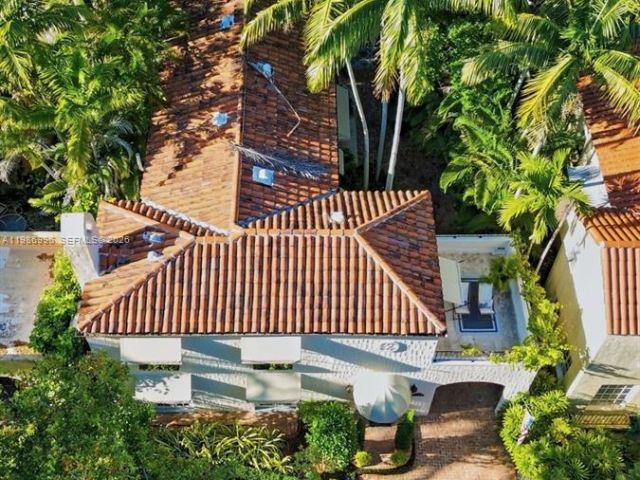 Продажа дома по адресу 1231 Catalonia Ave - фото 7527017