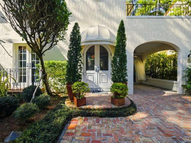 Продажа дома по адресу 1231 Catalonia Ave - фото 7527025