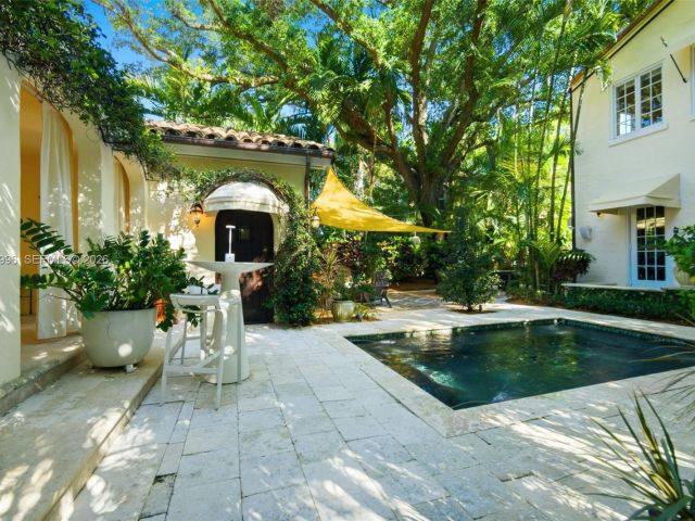 Продажа дома по адресу 1231 Catalonia Ave - фото 7527028