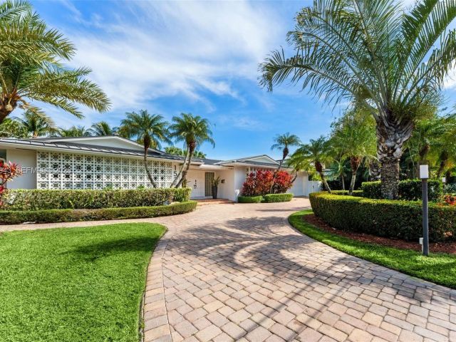 Продажа дома по адресу 1525 Diplomat Pkwy - фото 7532379