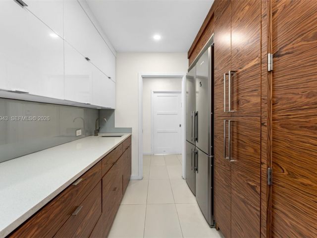 Продажа дома по адресу 1525 Diplomat Pkwy - фото 7532382