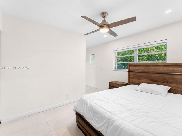 Продажа дома по адресу 1525 Diplomat Pkwy - фото 7532384