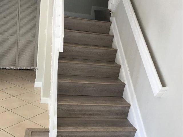 Дом в аренду по адресу 14512 SW 10th St - фото 7519409