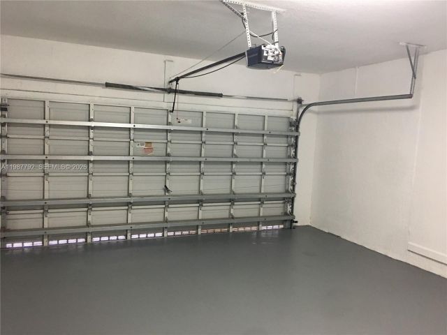 Дом в аренду по адресу 14512 SW 10th St - фото 7519419