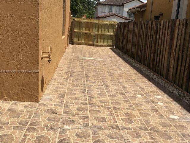 Дом в аренду по адресу 14512 SW 10th St - фото 7519422