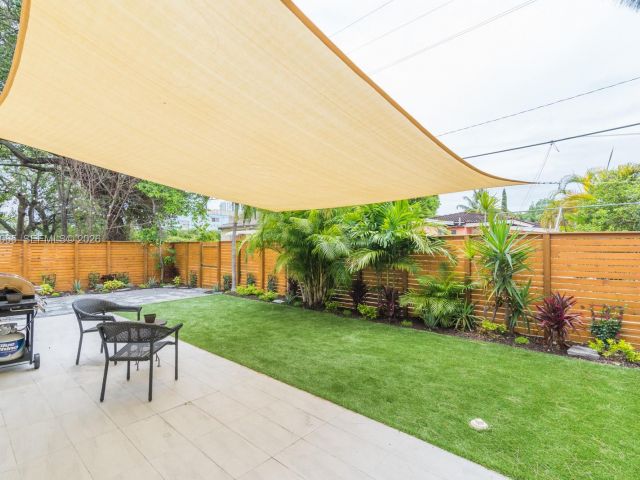 Продажа дома по адресу 44 NW 40th St - фото 7533622