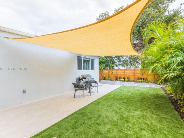 Продажа дома по адресу 44 NW 40th St - фото 7533623