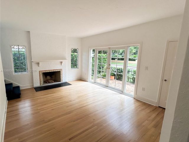 Дом в аренду по адресу 2504 Alhambra Cir 2504 - фото 7519909