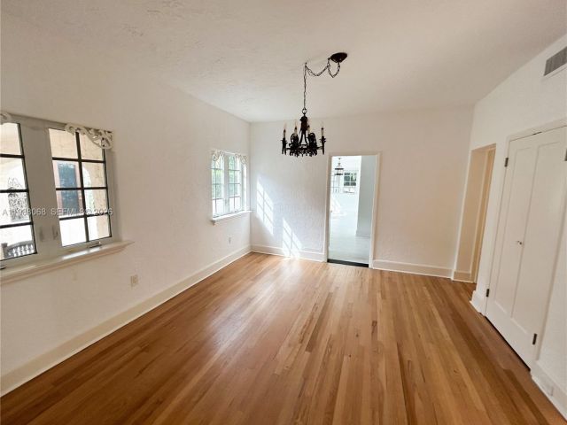 Дом в аренду по адресу 2504 Alhambra Cir 2504 - фото 7519910