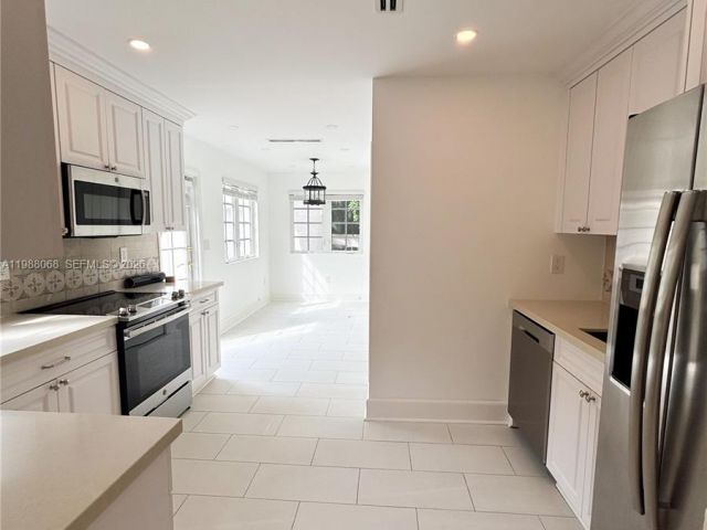 Дом в аренду по адресу 2504 Alhambra Cir 2504 - фото 7519914