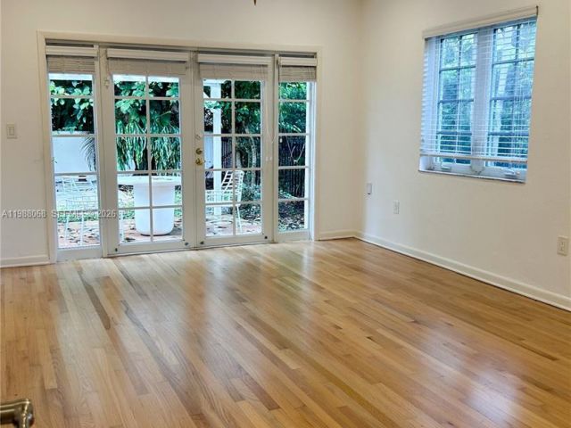 Дом в аренду по адресу 2504 Alhambra Cir 2504 - фото 7519917