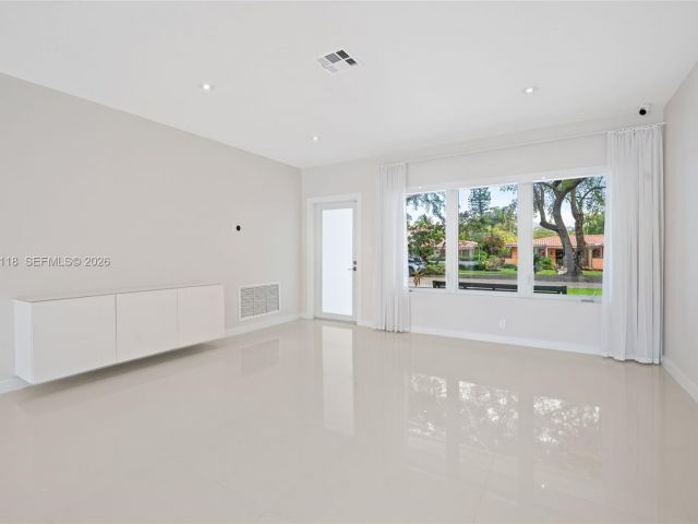 Продажа дома по адресу 1530 Zuleta Ave - фото 7533060