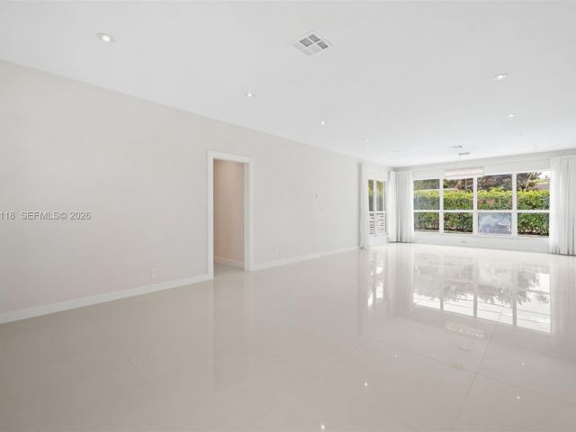 Продажа дома по адресу 1530 Zuleta Ave - фото 7533061