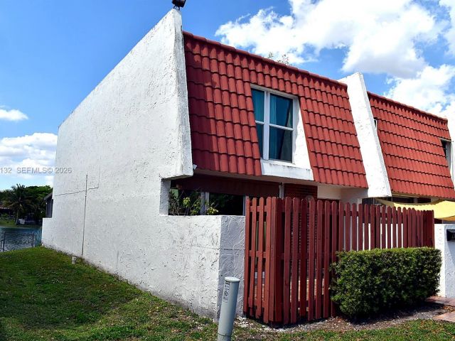 Продажа дома по адресу 13949 SW 84th St 801 - фото 7519875