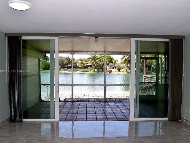 Продажа дома по адресу 13949 SW 84th St 801 - фото 7519878