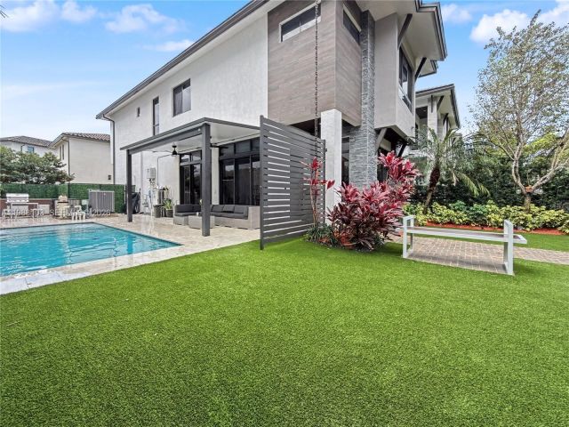 Дом в аренду по адресу 8222 NW 51 TER 8222 - фото 7521733