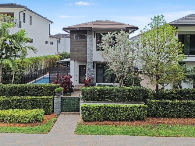 Дом в аренду по адресу 8222 NW 51 TER 8222 - фото 7521734