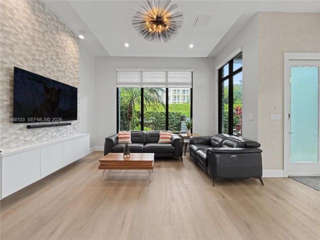 Дом в аренду по адресу 8222 NW 51 TER 8222 - фото 7521736