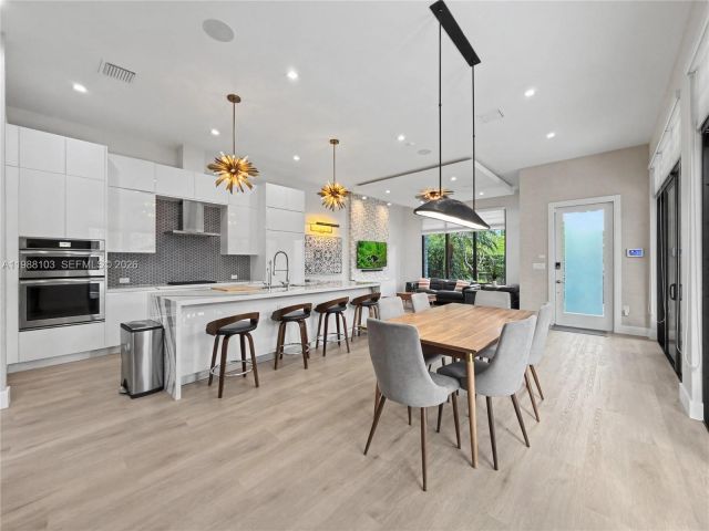 Дом в аренду по адресу 8222 NW 51 TER 8222 - фото 7521741