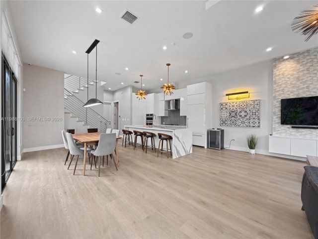 Дом в аренду по адресу 8222 NW 51 TER 8222 - фото 7521742