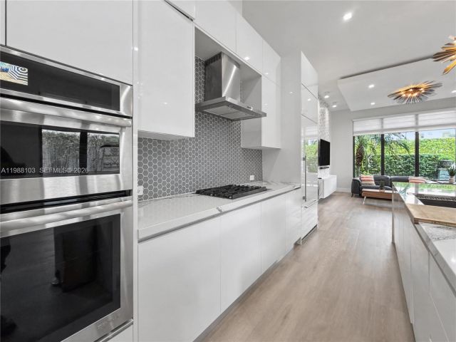 Дом в аренду по адресу 8222 NW 51 TER 8222 - фото 7521743