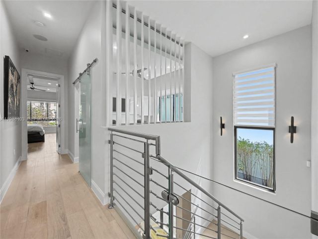 Дом в аренду по адресу 8222 NW 51 TER 8222 - фото 7521748