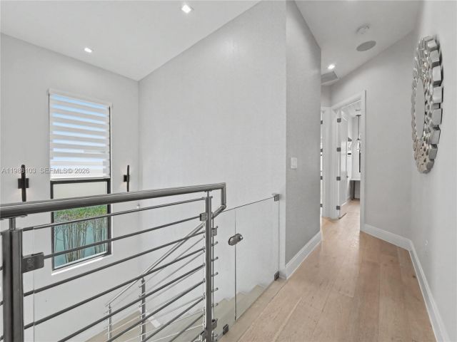 Дом в аренду по адресу 8222 NW 51 TER 8222 - фото 7521750