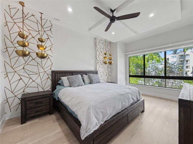 Дом в аренду по адресу 8222 NW 51 TER 8222 - фото 7521752